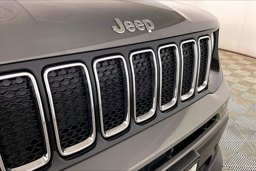 Used 2020 Jeep Renegade Latitude image 30