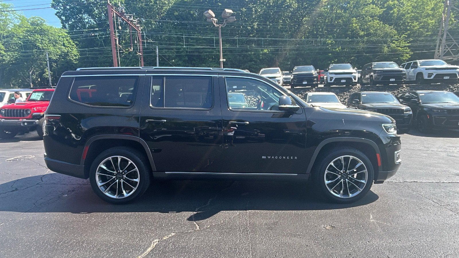 Certified 2022 Jeep Wagoneer Series III w/ Premium Group I AWD/4WD image 4