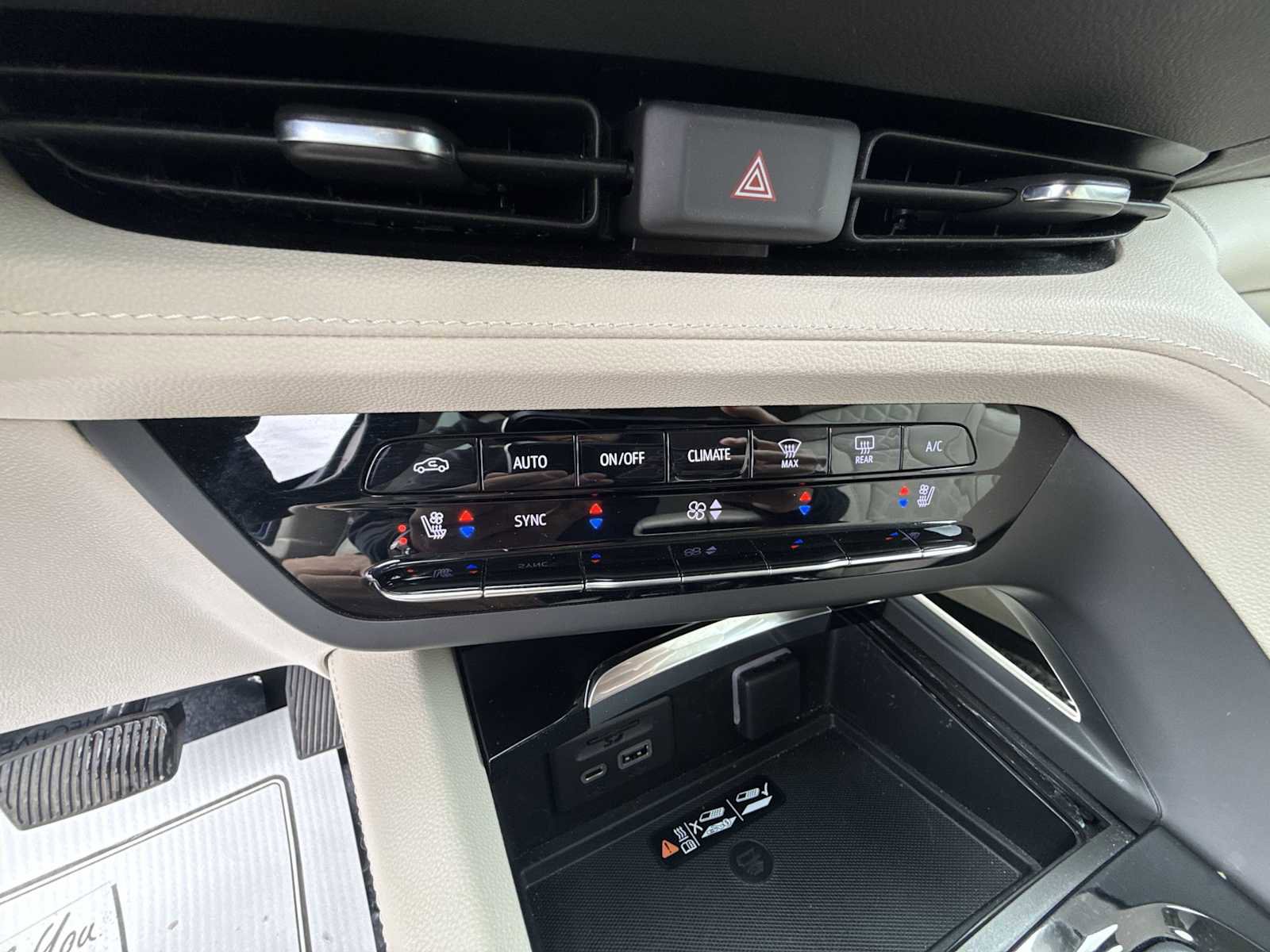 Certified 2023 Buick Envision Avenir AWD/4WD image 17