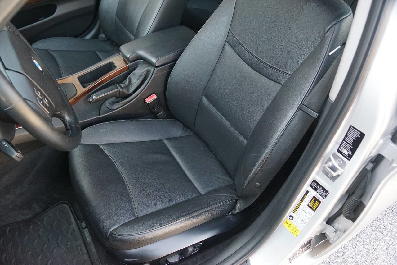 Used 2011 BMW 328i xDrive Sedan image 27