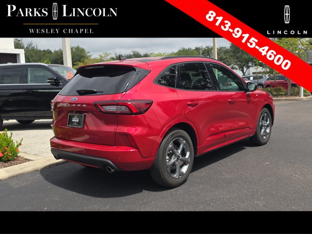 Used 2024 Ford Escape ST-Line w/ Tech Pack #1 FWD image 4