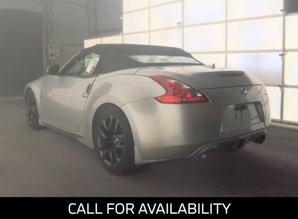 Used 2015 Nissan 370Z Roadster RWD image 2