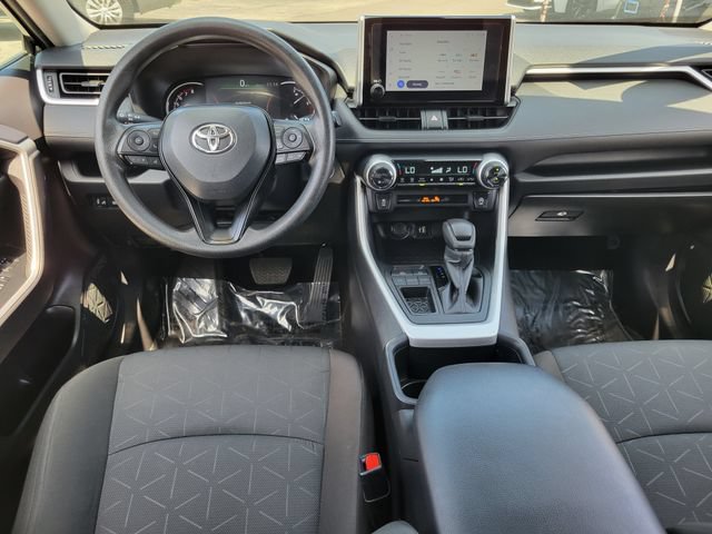 Used 2024 Toyota RAV4 XLE FWD image 6