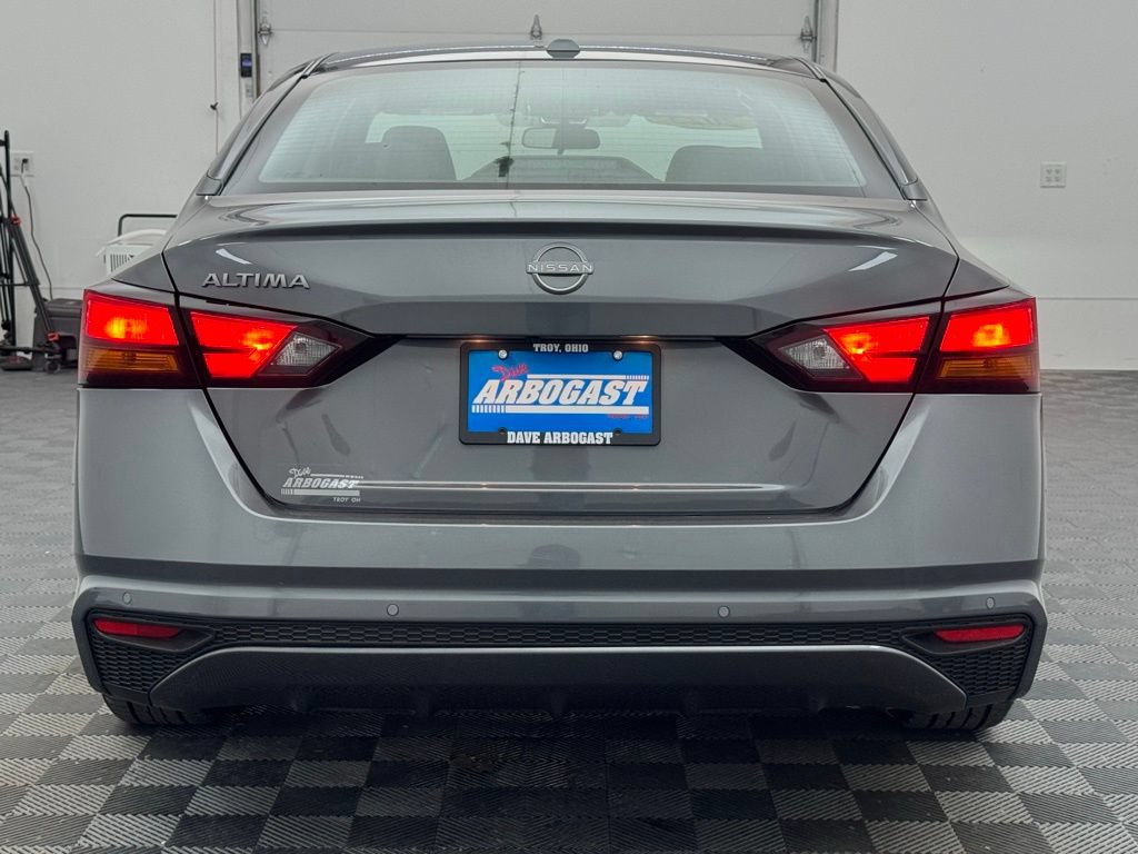 Used 2025 Nissan Altima 2.5 SV FWD image 6