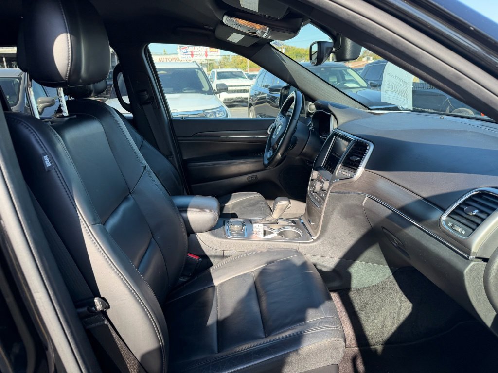 Used 2018 Jeep Grand Cherokee Limited AWD/4WD image 16