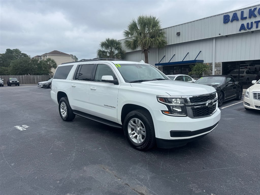 Used 2019 Chevrolet Suburban LT image 2