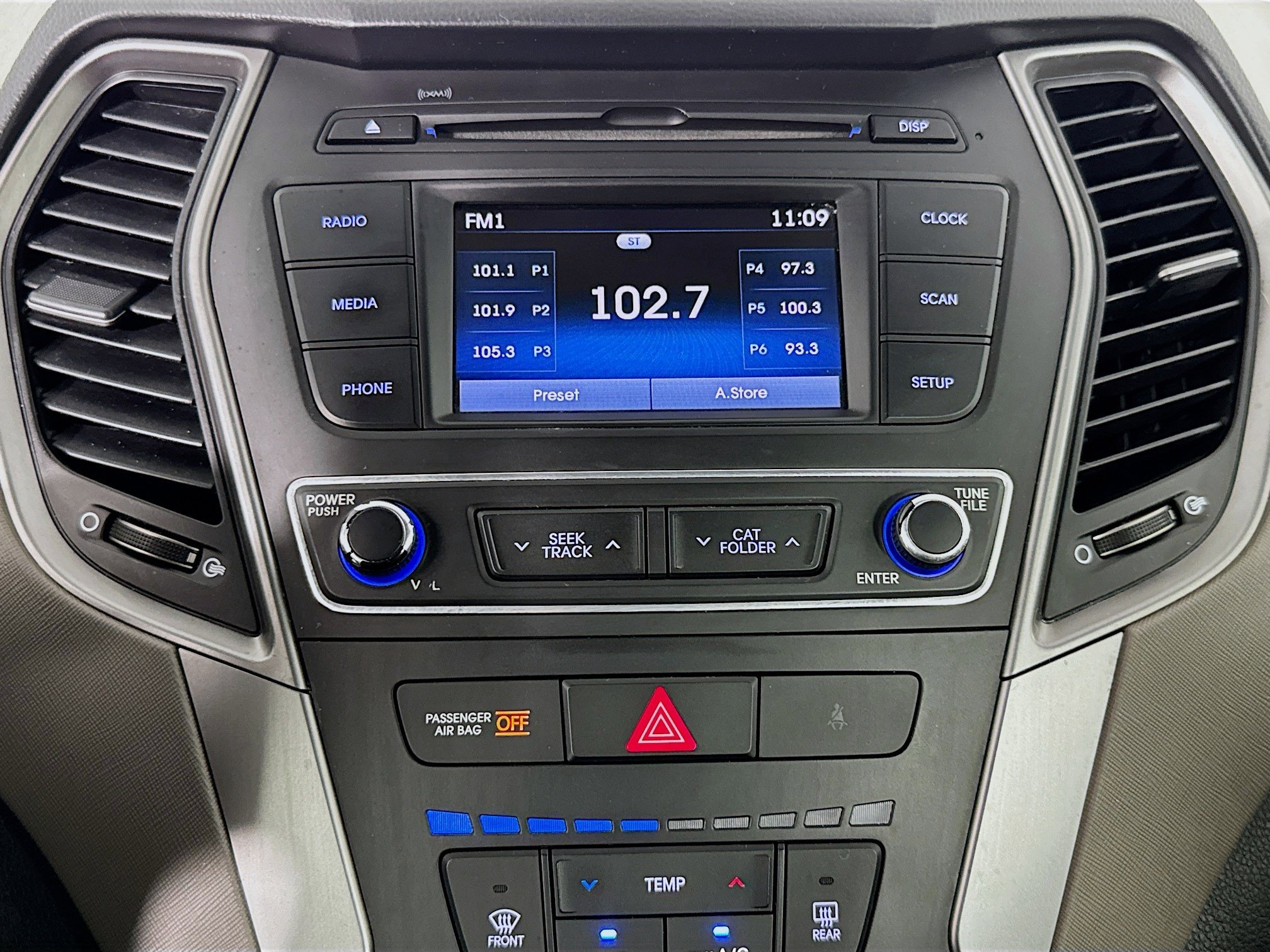 Used 2017 Hyundai Santa Fe Sport image 18