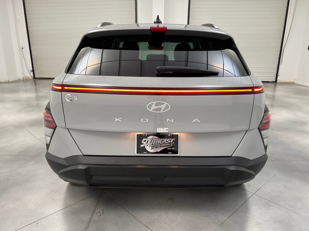 Used 2025 Hyundai Kona SEL FWD image 8