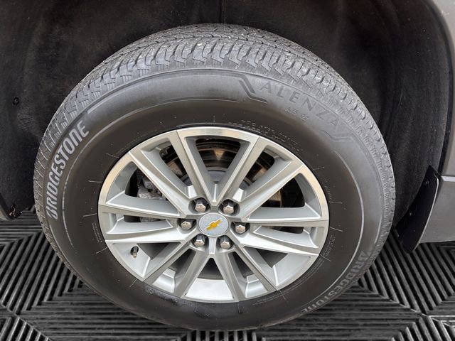 Used 2023 Chevrolet Traverse LT FWD image 14