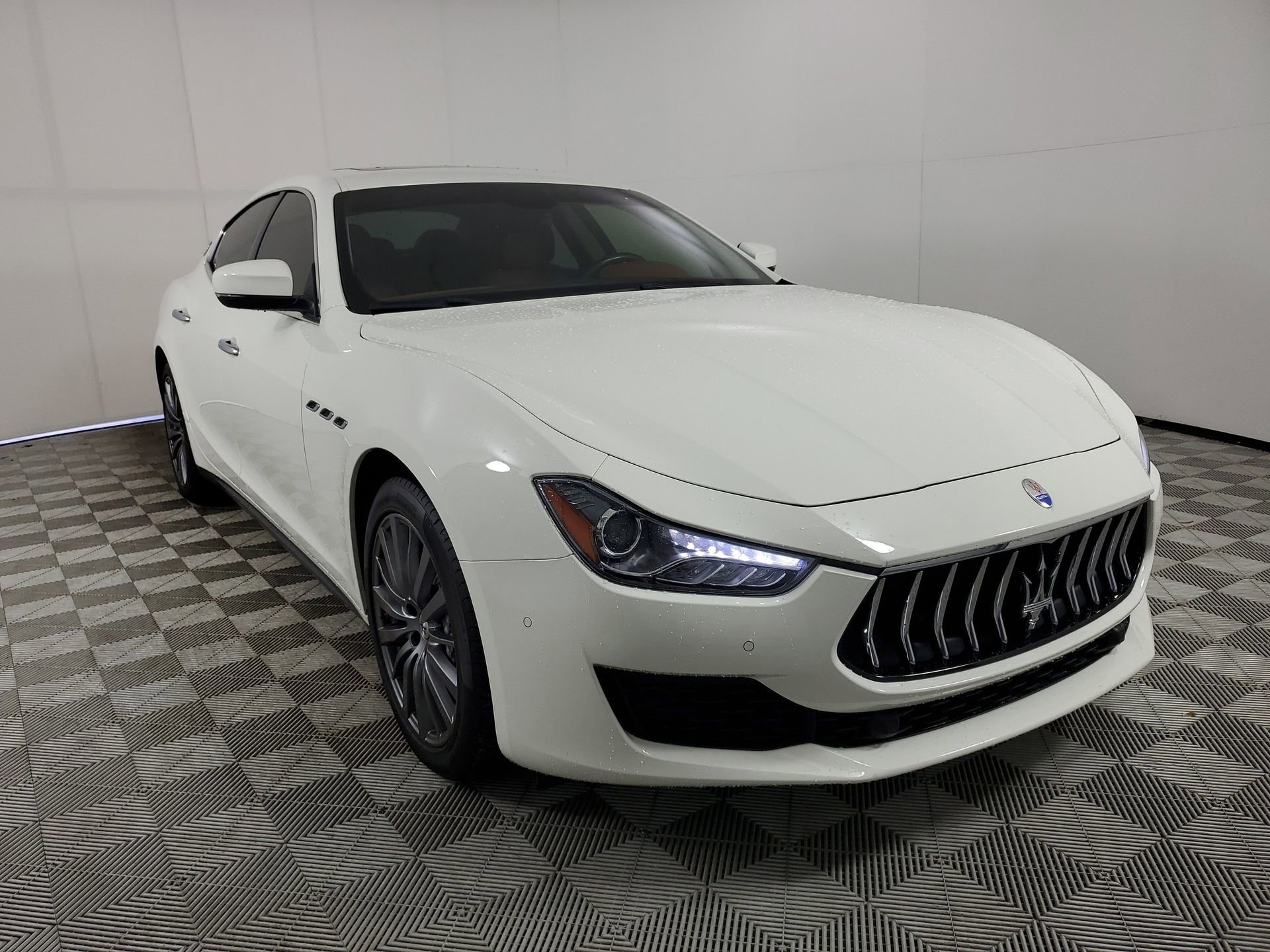 Used 2021 Maserati Ghibli S image 2
