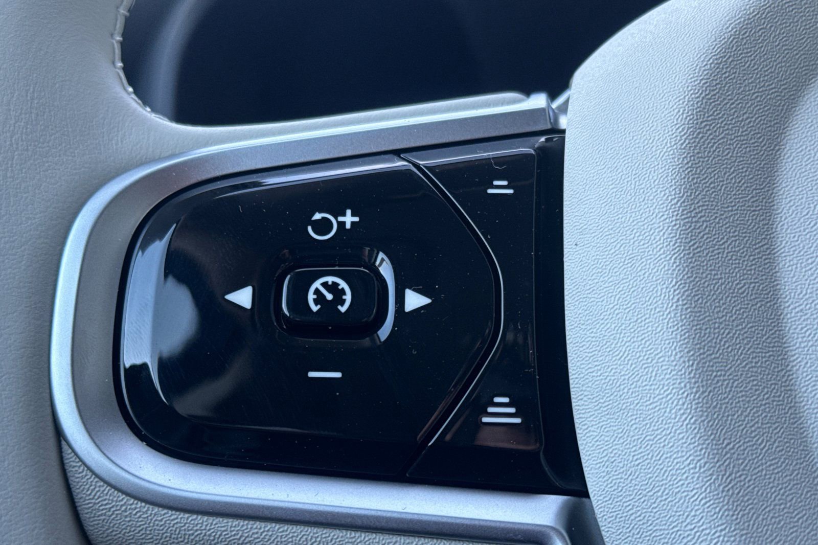 New 2026 Volvo XC90 T8 Ultra w/ Lounge Package image 28