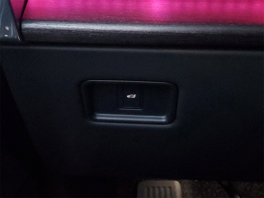 New 2025 Land Rover Range Rover SE image 14