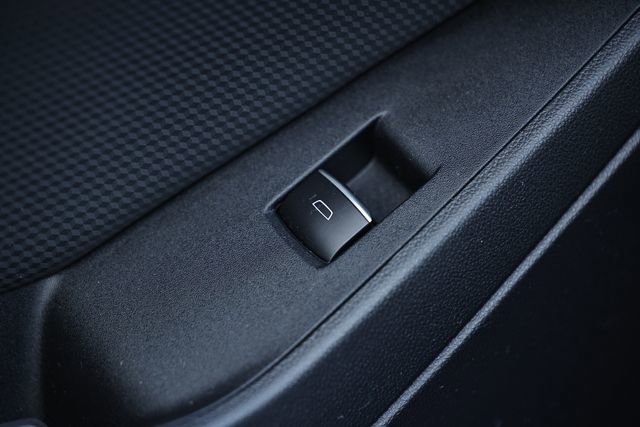 Used 2025 Chevrolet Equinox RS image 23