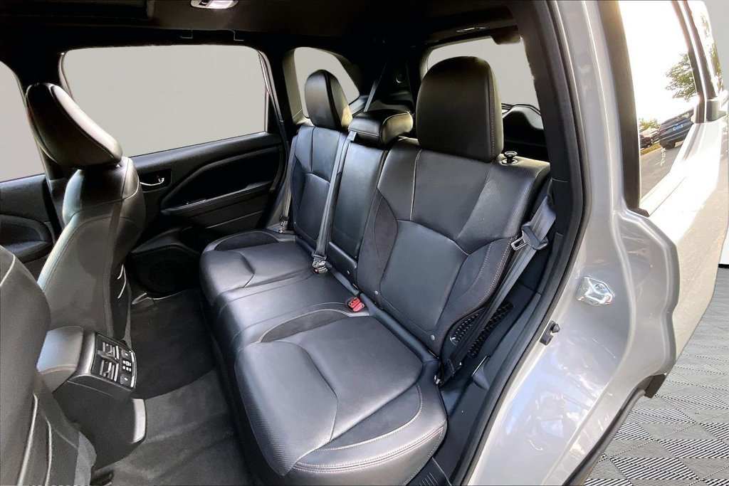 Used 2025 Subaru Forester Touring AWD/4WD image 18
