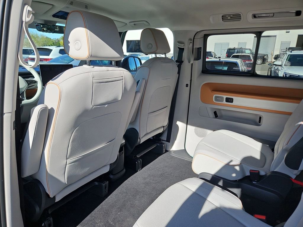 New 2025 Volkswagen ID. Buzz Pro S Plus AWD/4WD image 16