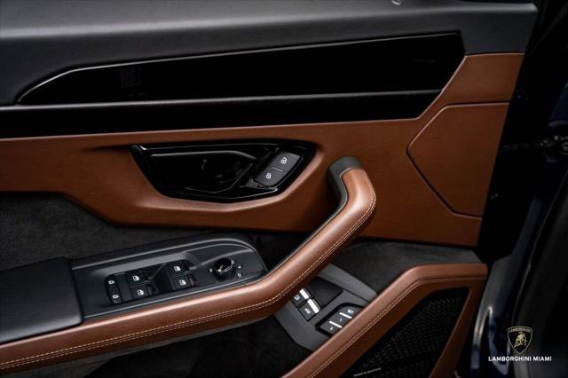 Used 2025 Lamborghini Urus SE image 21