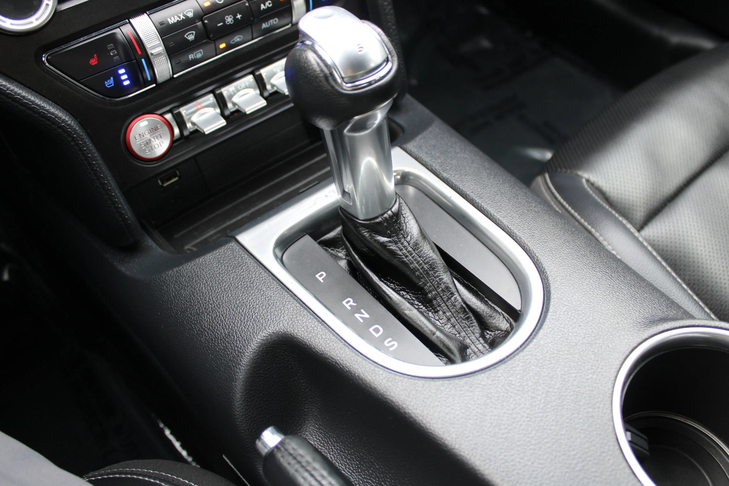 Used 2022 Ford Mustang Premium RWD image 14