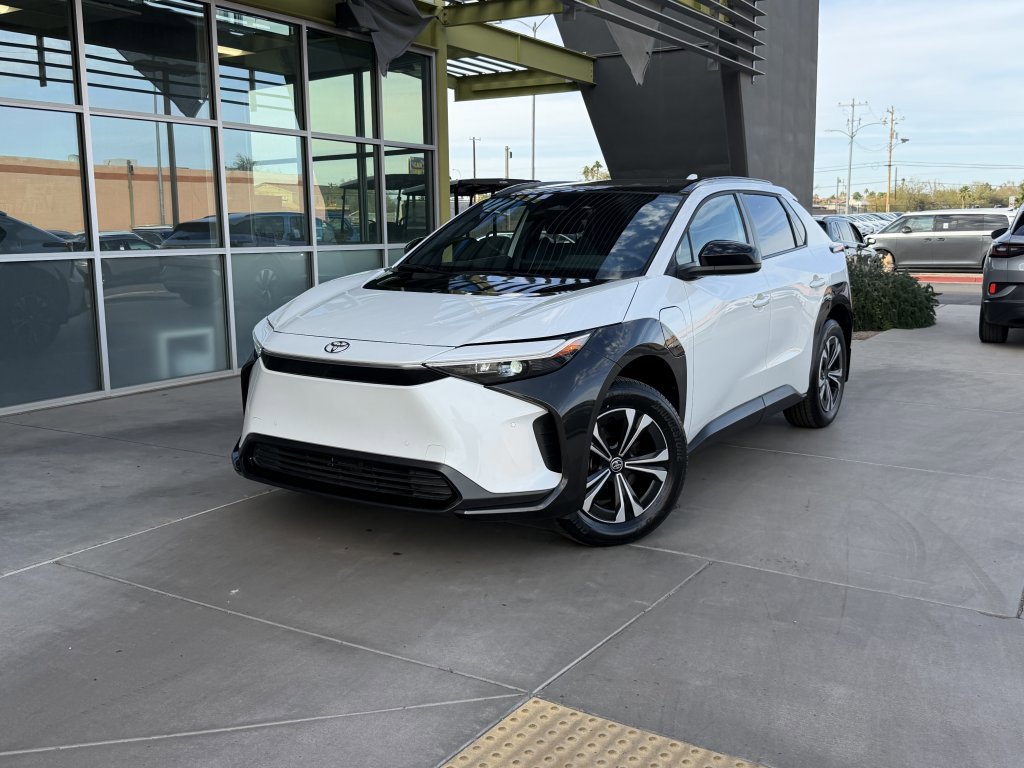 Used 2024 Toyota bZ4X XLE w/ Weather Package image 2