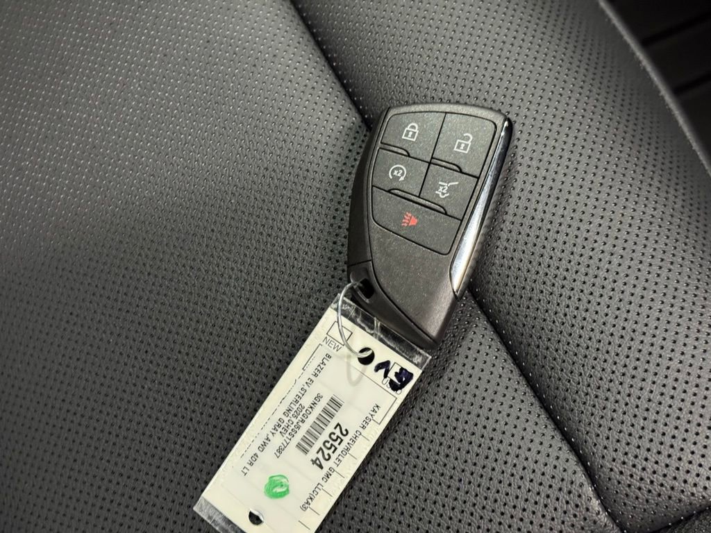 New 2025 Chevrolet Blazer EV LT image 23