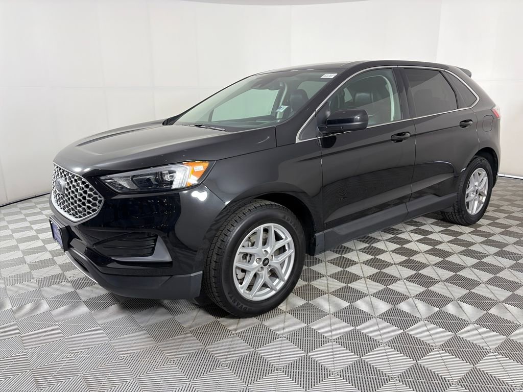 Certified 2024 Ford Edge SEL image 3