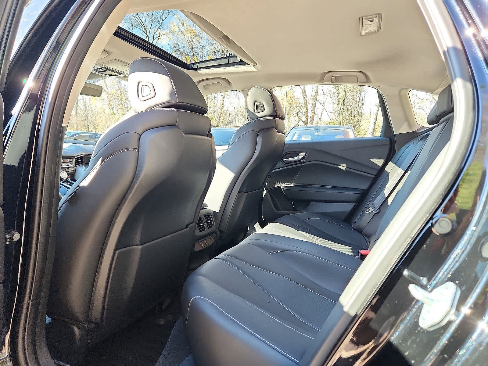 Certified 2025 Acura TLX w/ Technology Package image 10