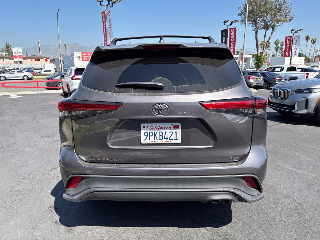 Used 2021 Toyota Highlander XSE FWD image 5