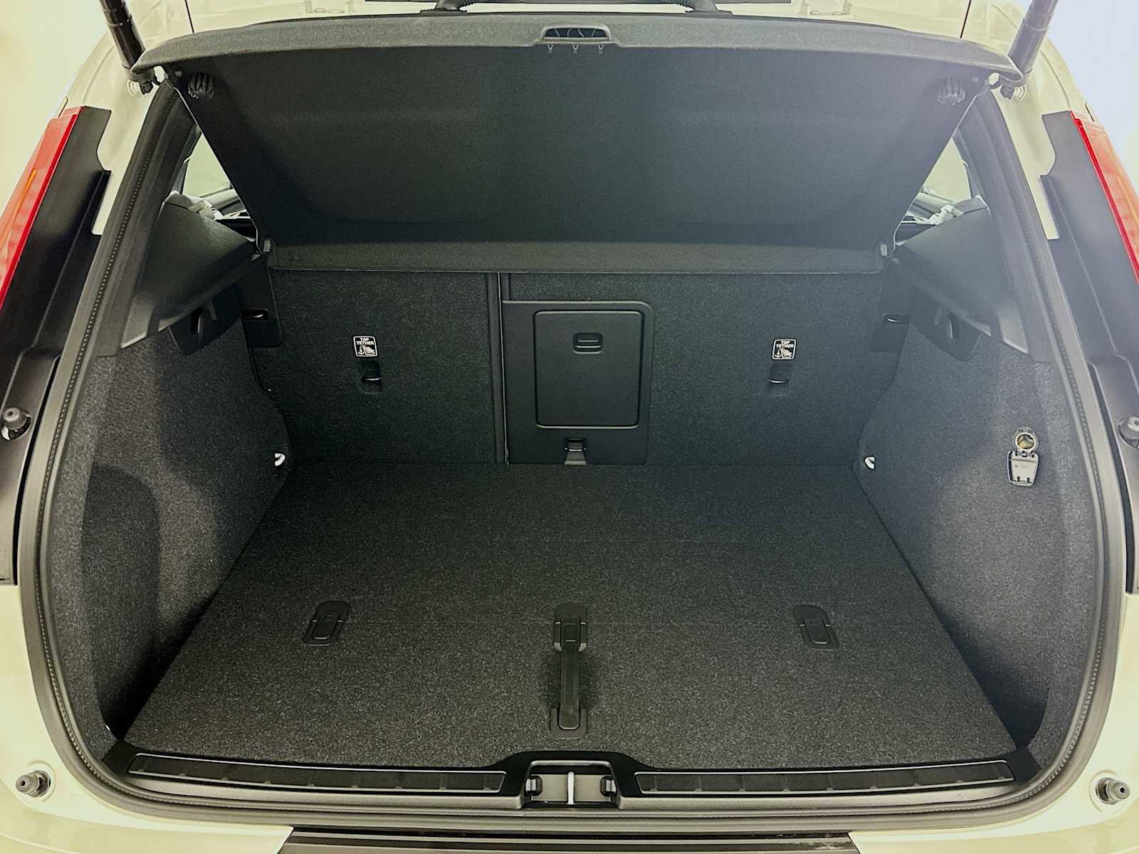 New 2026 Volvo XC40 B4 Plus w/ Protection Package image 25