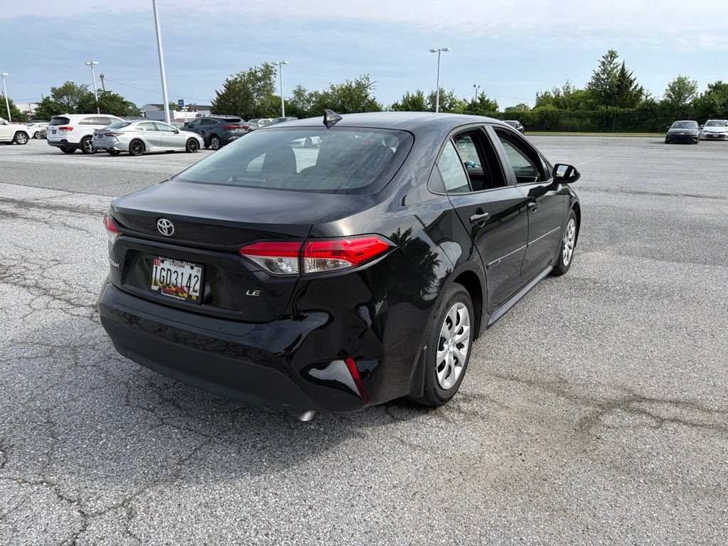 Used 2025 Toyota Corolla LE FWD image 5
