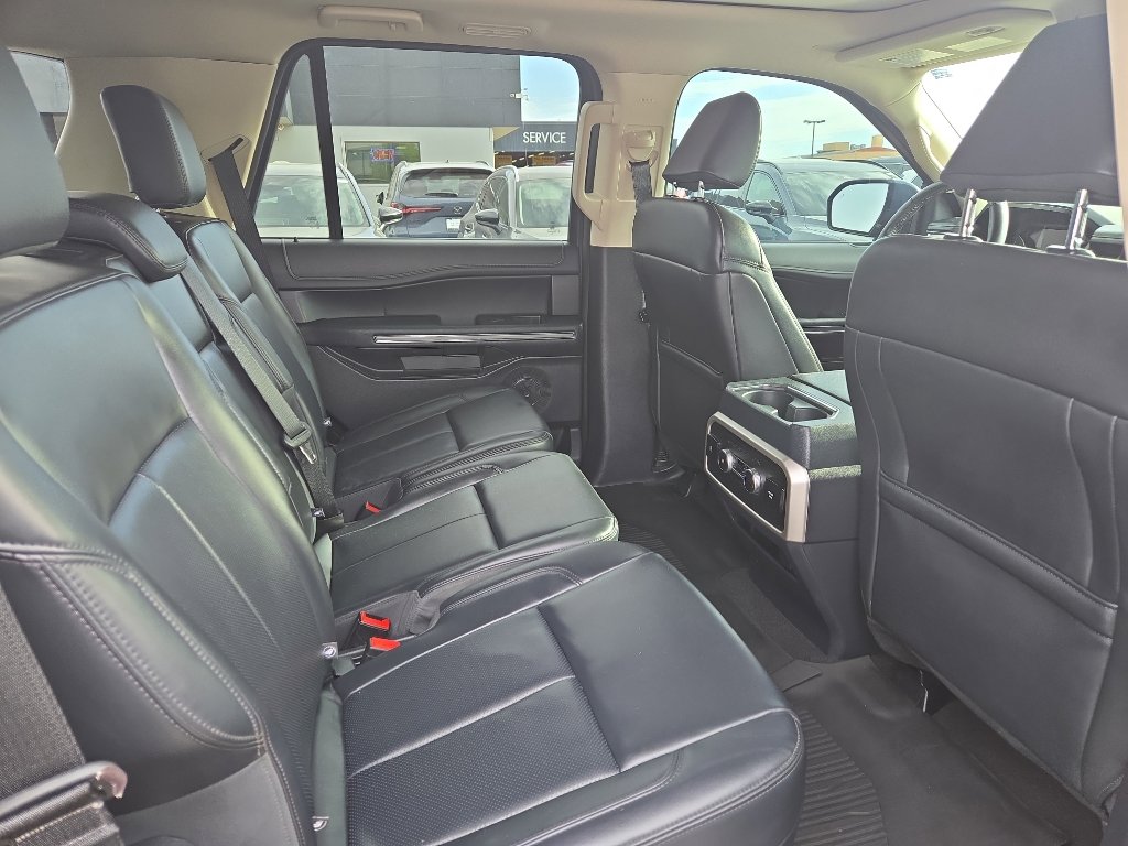 Used 2023 Ford Expedition XLT AWD/4WD image 17