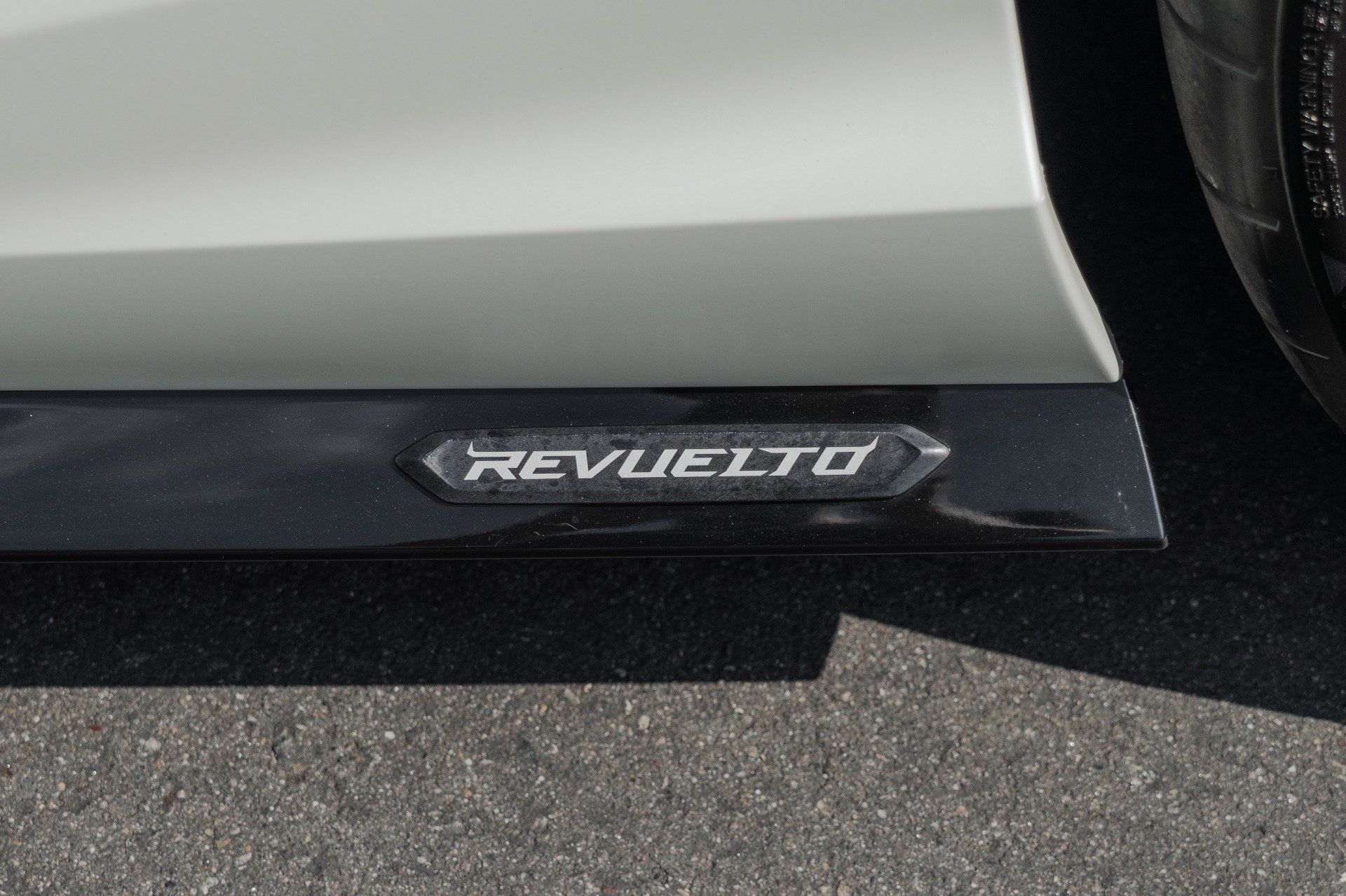 Used 2024 Lamborghini Revuelto image 36