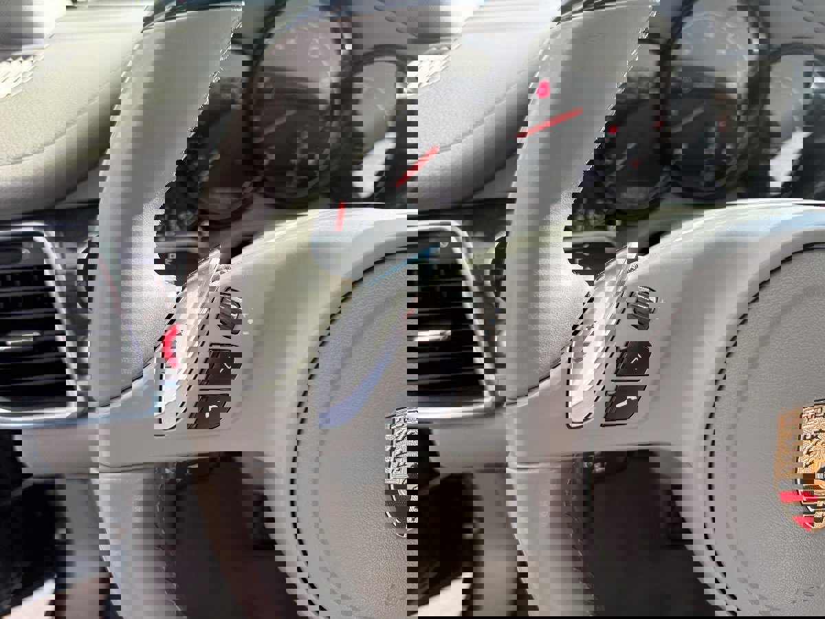 Used 2012 Porsche Panamera 4 image 19