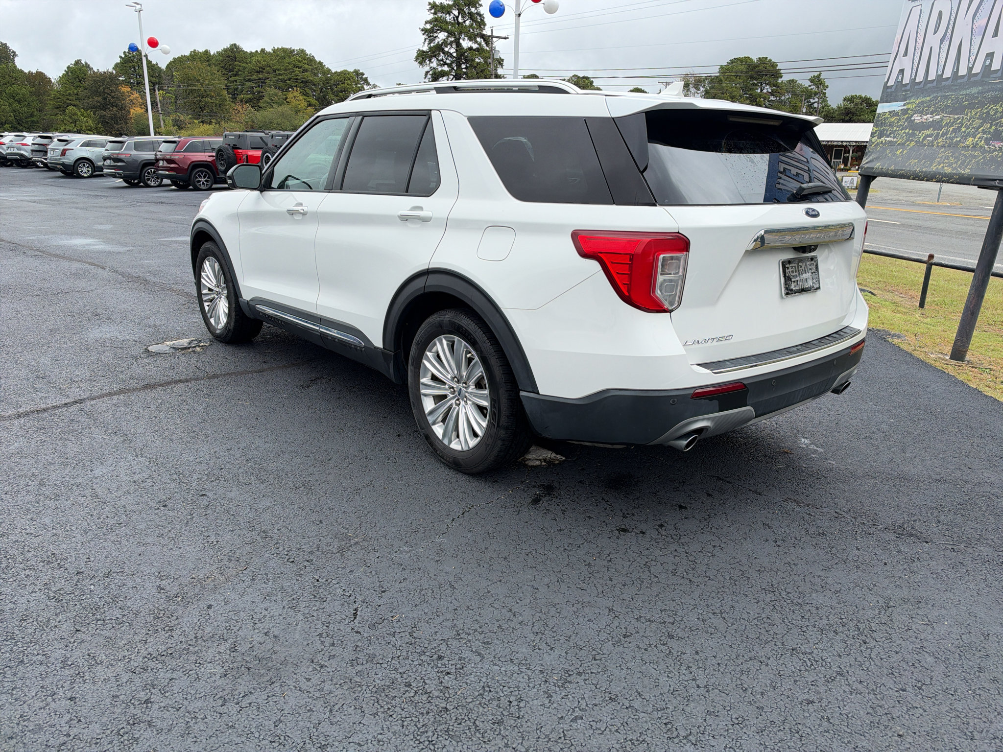 Used 2020 Ford Explorer Limited RWD image 6