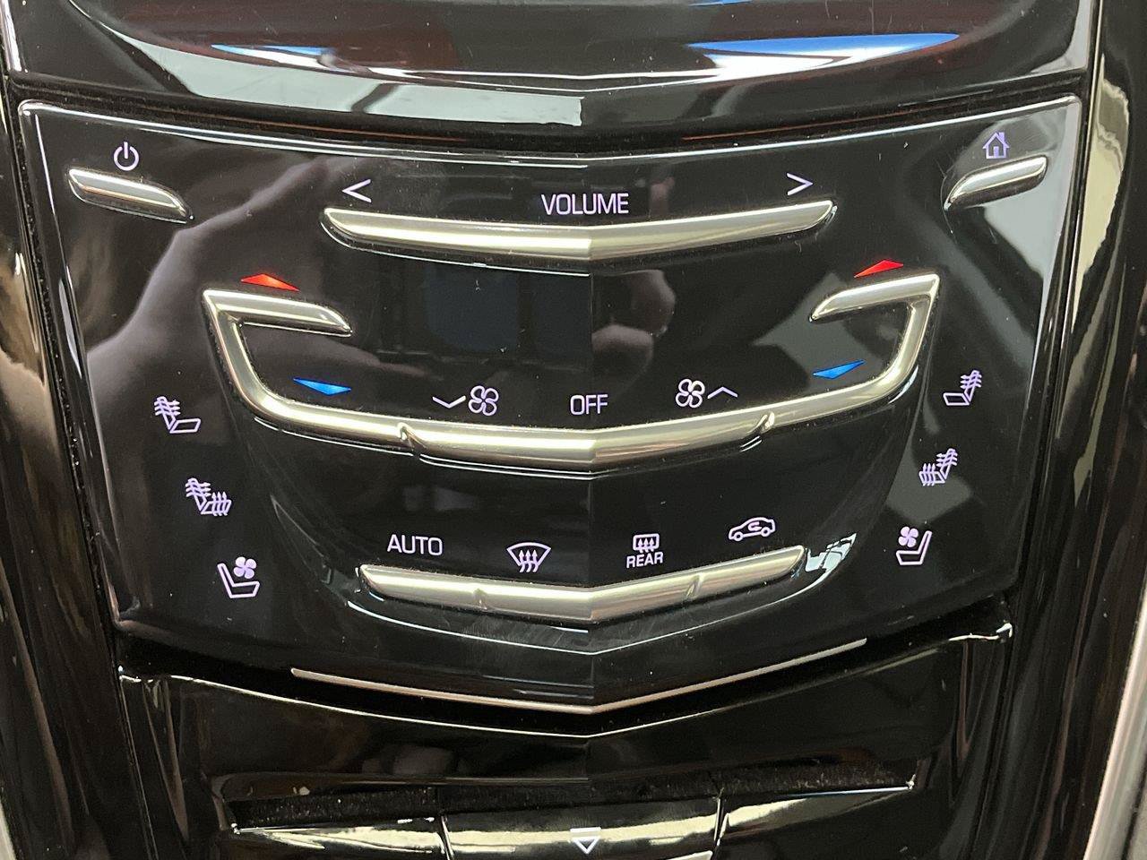 Used 2019 Cadillac Escalade Luxury AWD/4WD image 24
