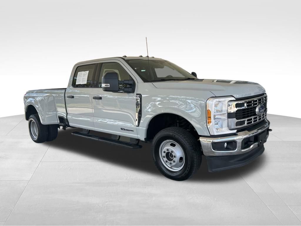 Used 2025 Ford F350 XLT video 2