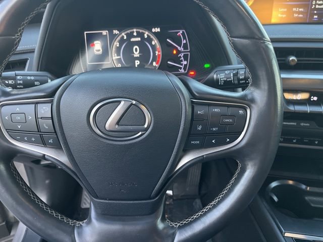 Used 2019 Lexus UX 200 w/ Premium Package image 19