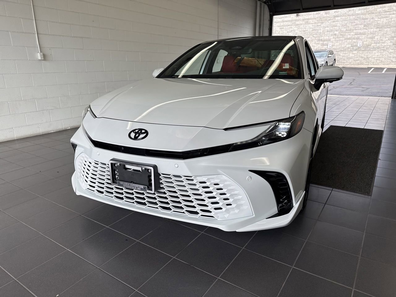 Used 2025 Toyota Camry XSE w/ Premium Plus Package AWD/4WD image 2