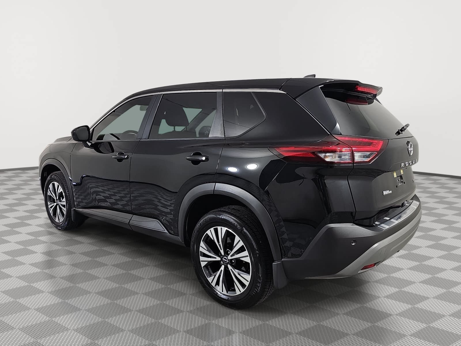 Used 2023 Nissan Rogue SV FWD image 6