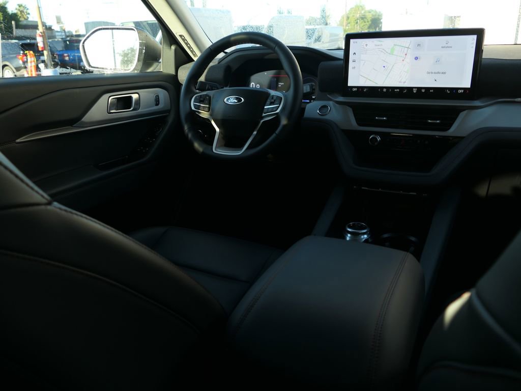 Used 2025 Ford Explorer Active w/ Active Comfort Package image 24