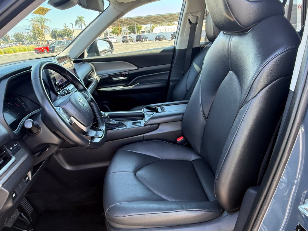 Used 2025 Toyota Grand Highlander FWD image 10