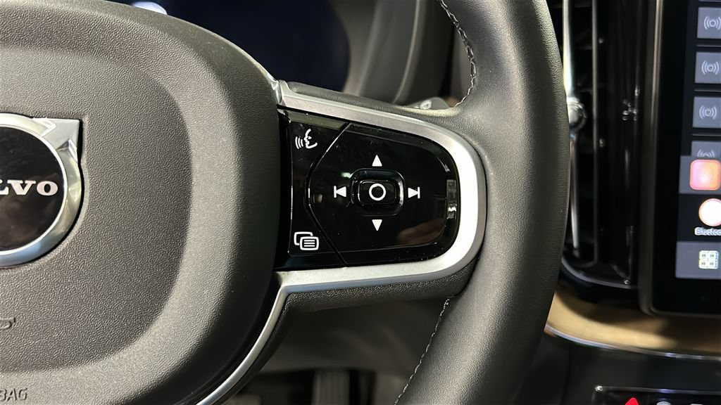 Certified 2026 Volvo XC60 B5 Plus AWD/4WD image 14
