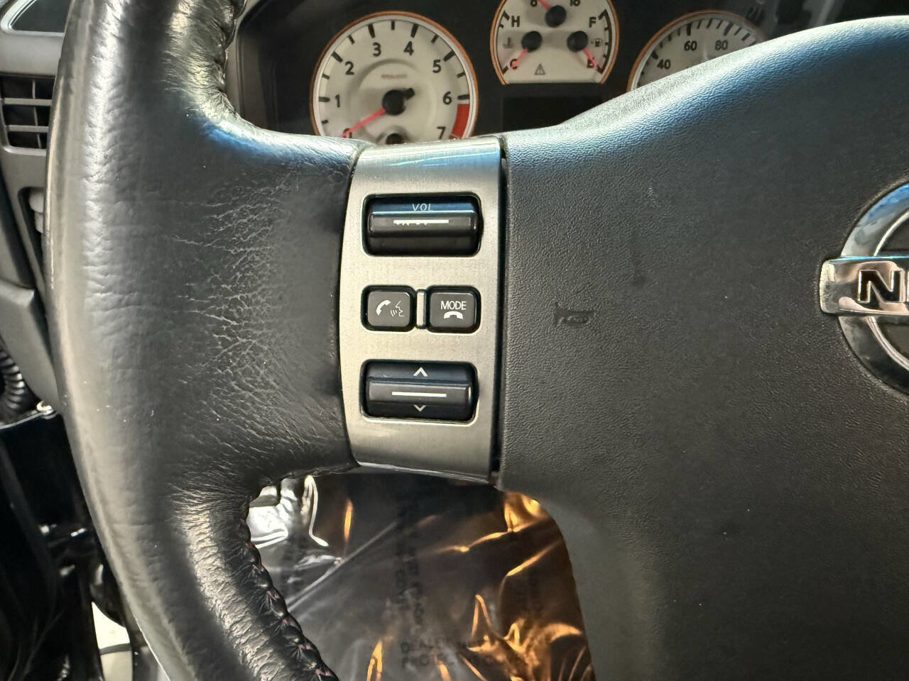 Used 2010 Nissan Titan PRO-4X w/ Pro-4x Leather Pkg AWD/4WD image 23