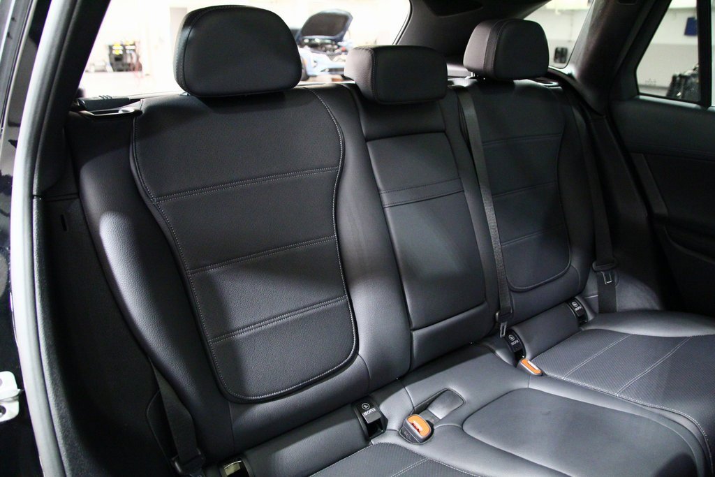 Used 2025 Mercedes-Benz GLC 300 4MATIC image 25