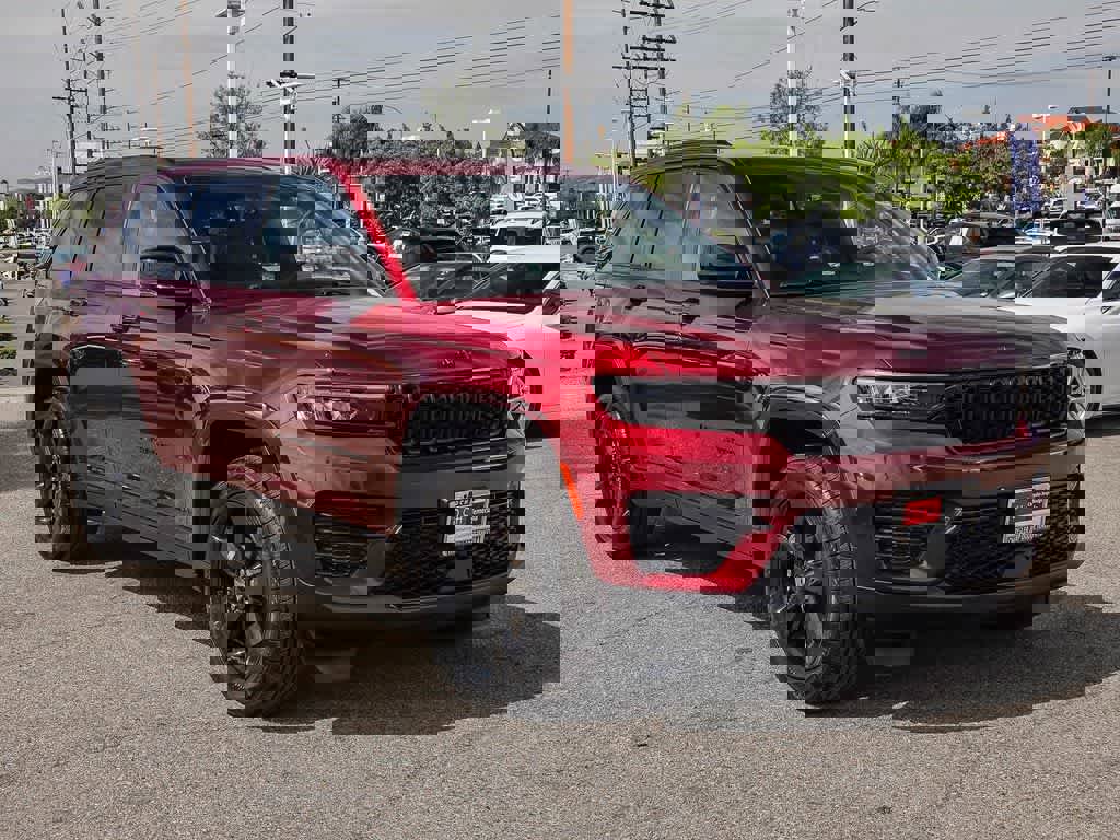 Certified 2023 Jeep Grand Cherokee Altitude image 3