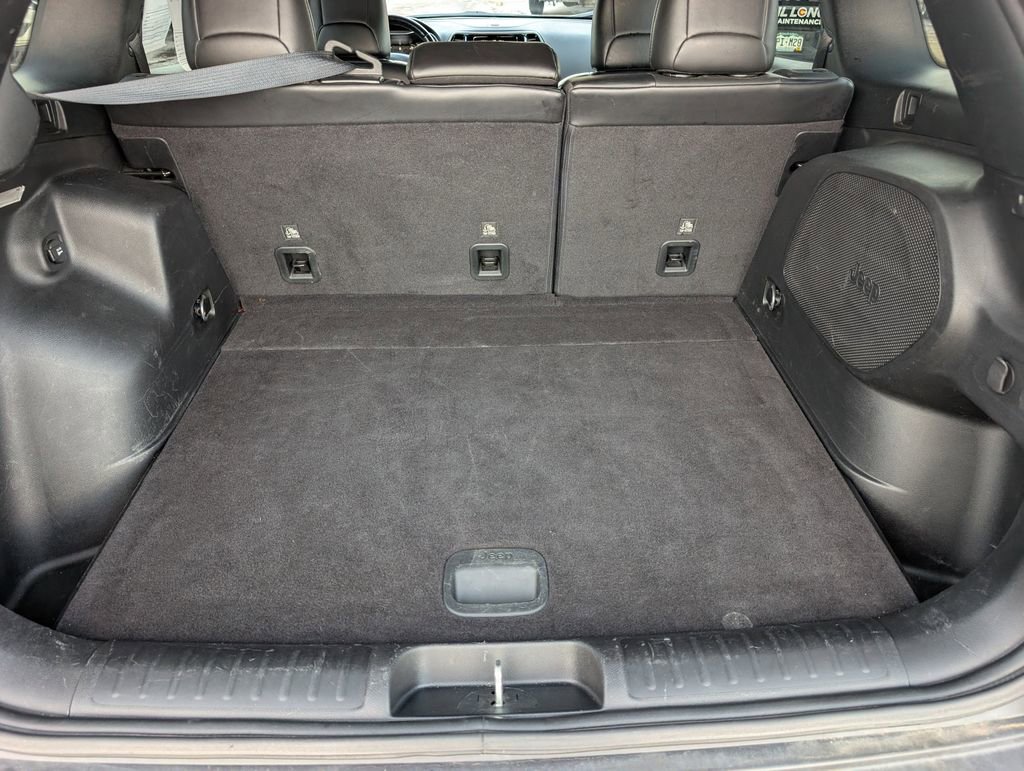 Used 2021 Jeep Cherokee Limited image 29