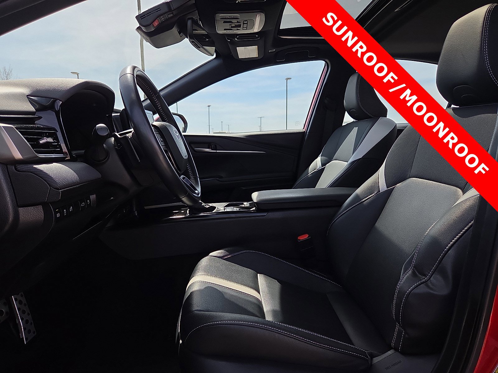 Used 2025 Toyota Camry SE w/ Convenience Package image 15