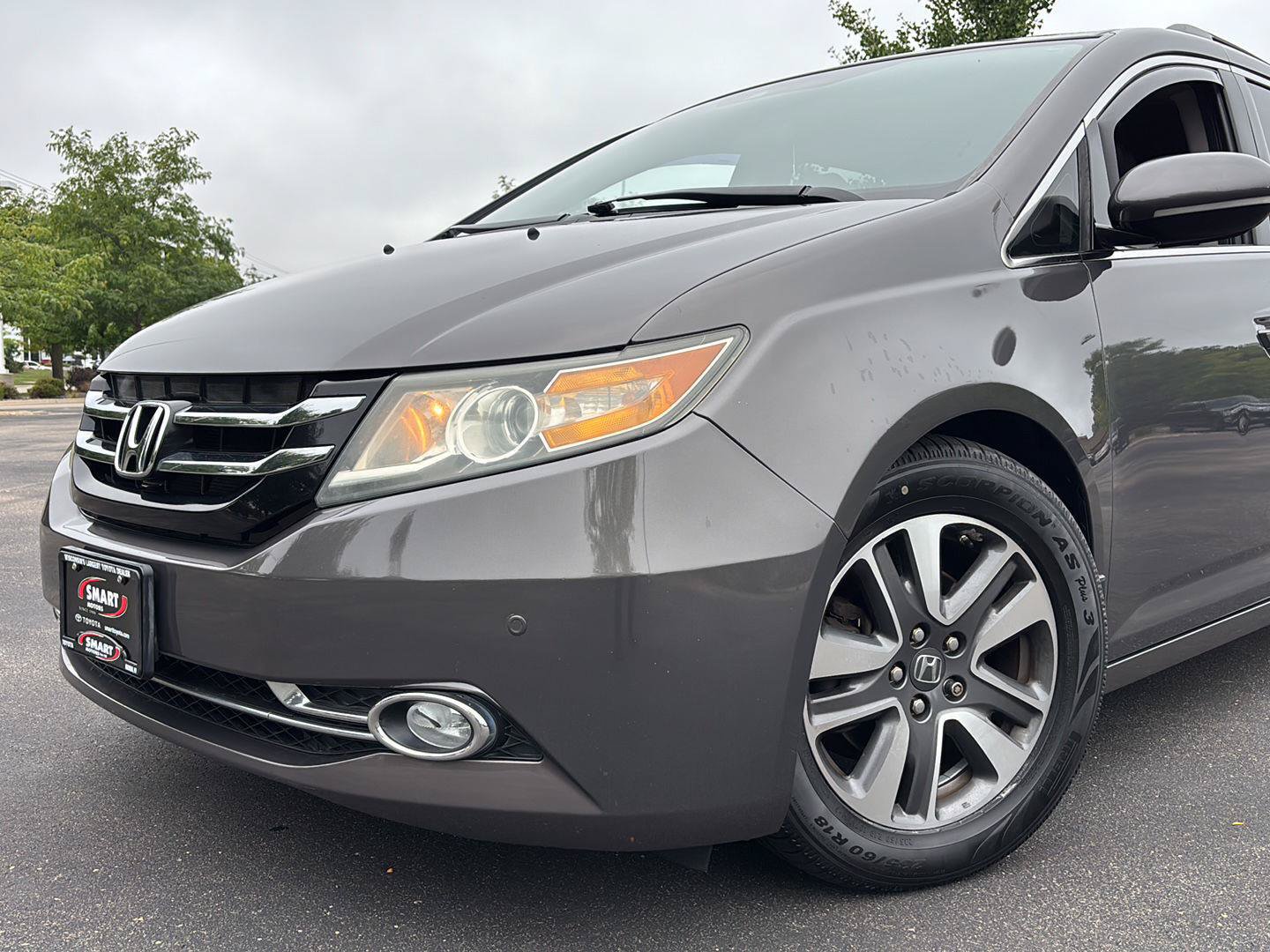 Used 2015 Honda Odyssey Touring Elite image 5