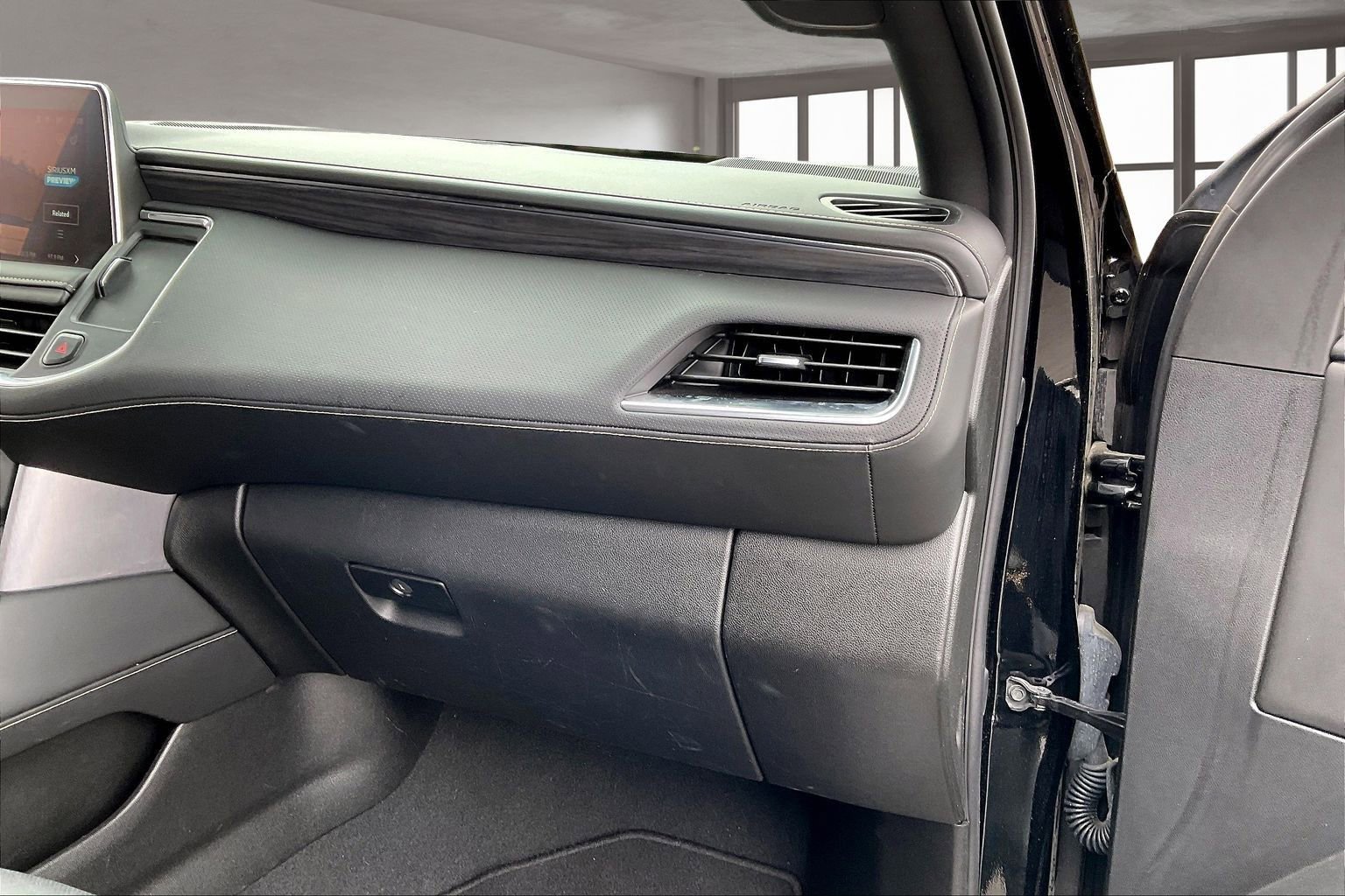 Used 2024 GMC Yukon XL SLT image 27
