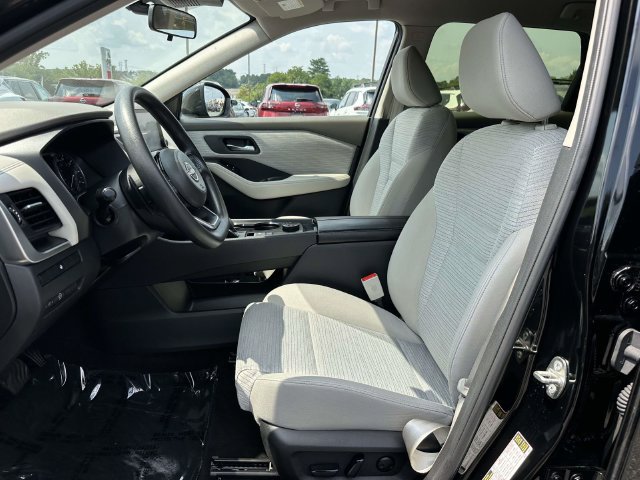 Used 2023 Nissan Rogue SV AWD/4WD image 16