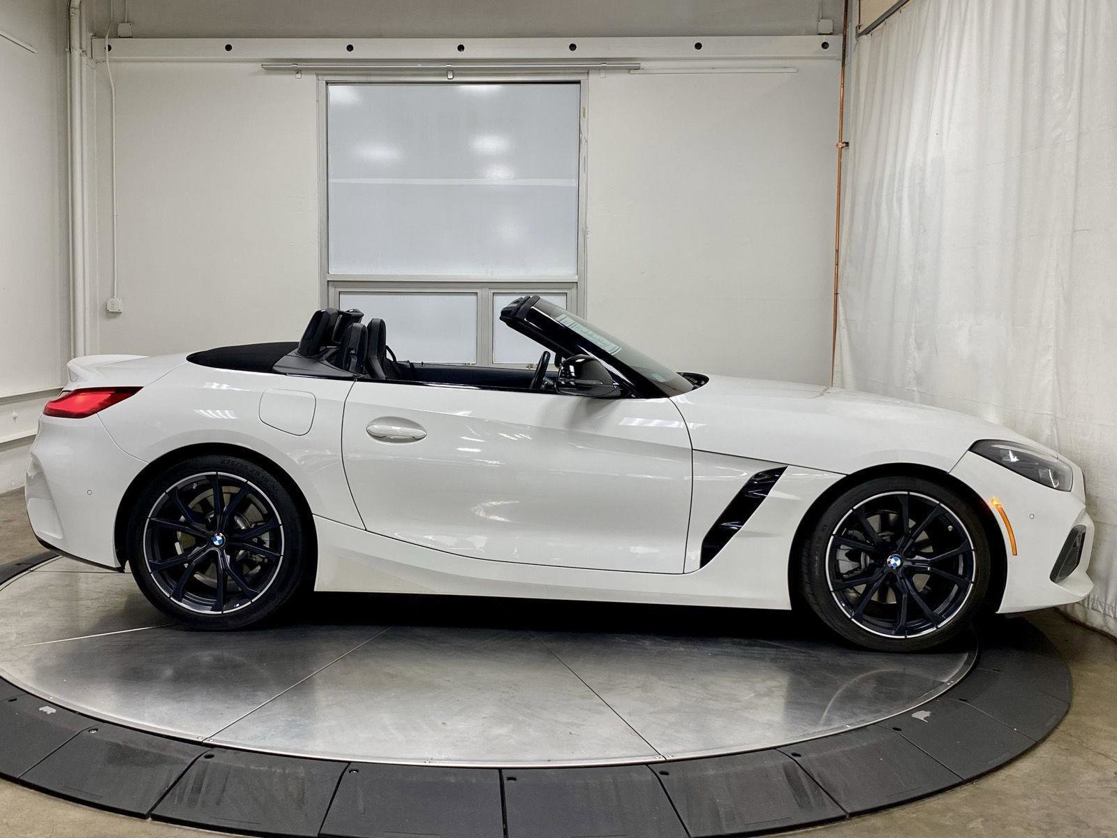 Used 2024 BMW Z4 sDrive30i w/ Premium Package RWD image 10