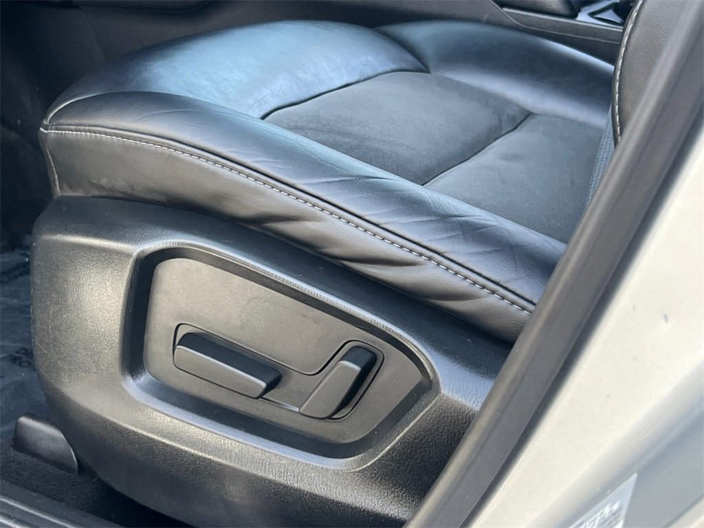 Used 2019 MAZDA CX-5 Touring image 18